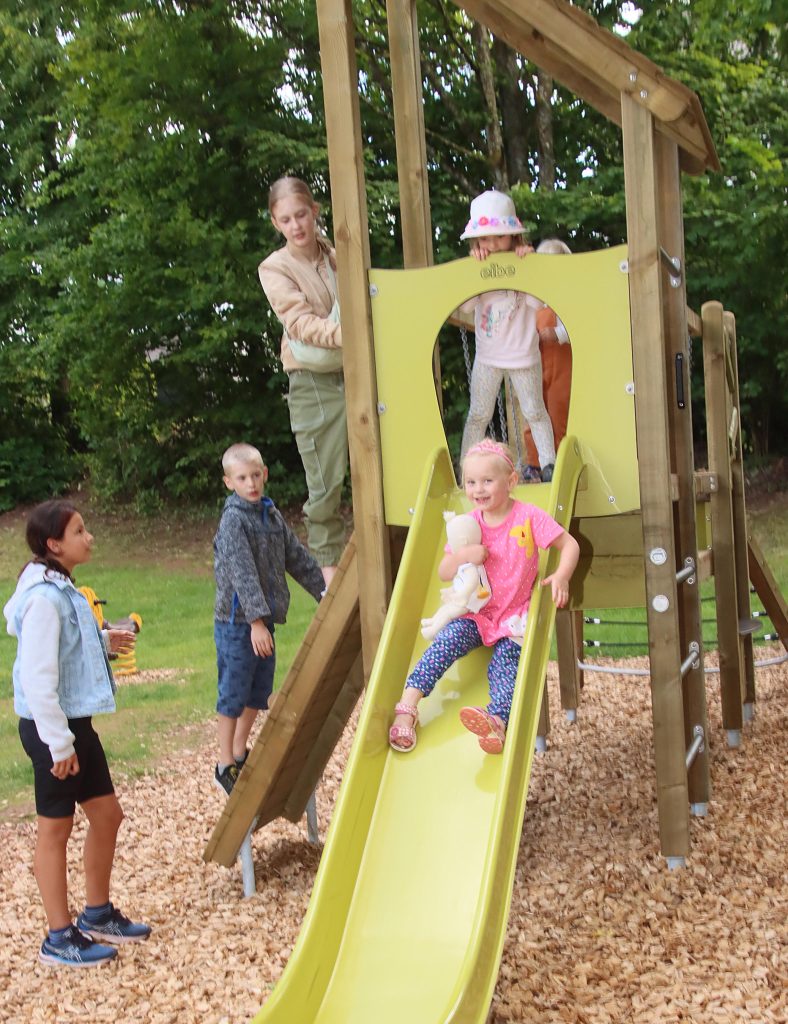 Spielplatz in Winterbach-21-08-24-bo-2