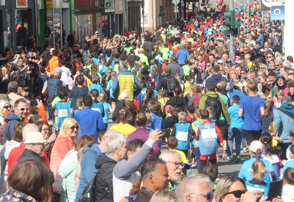 Globus Marathon-0-05-25- bo10 ga